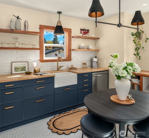 8416 40th Avenue SW, Seattle, WA 98136