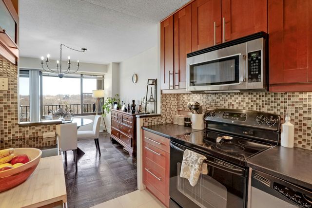 44 Strawberry Hill Avenue 7C, Stamford, CT 06902
