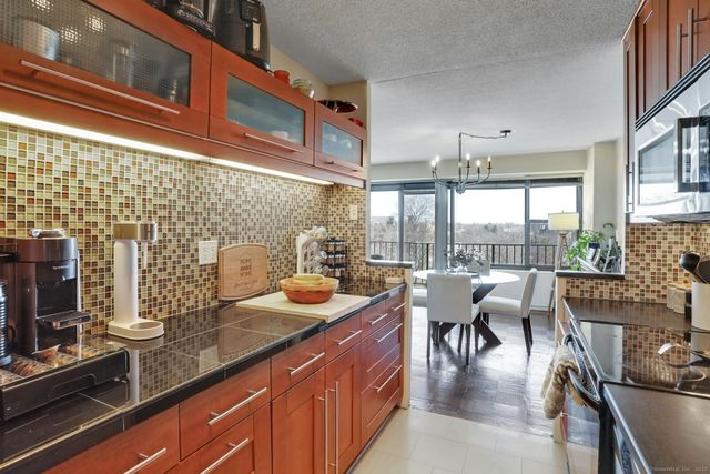 44 Strawberry Hill Avenue 7C, Stamford, CT 06902