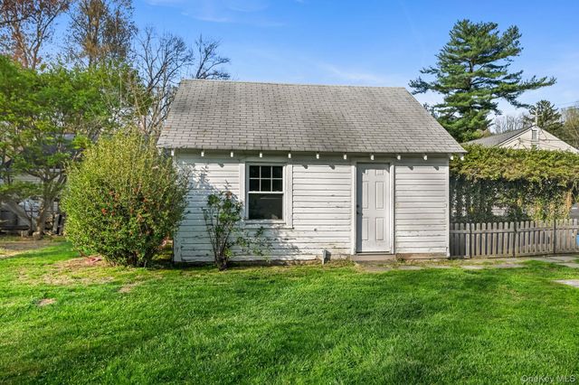 15 Maryland Avenue, Armonk, NY 10504