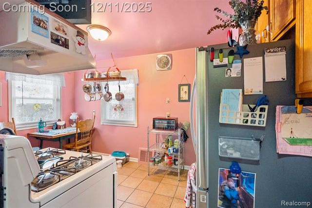 3201 Croissant Street, Dearborn, MI 48124