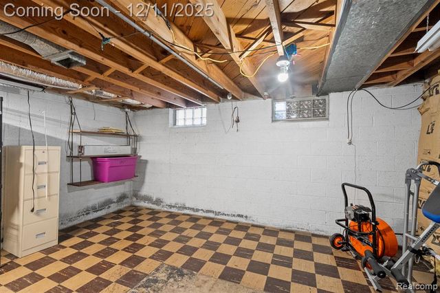 3201 Croissant Street, Dearborn, MI 48124