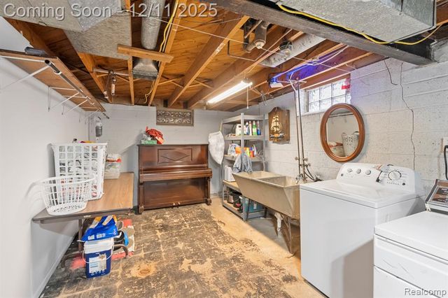 3201 Croissant Street, Dearborn, MI 48124