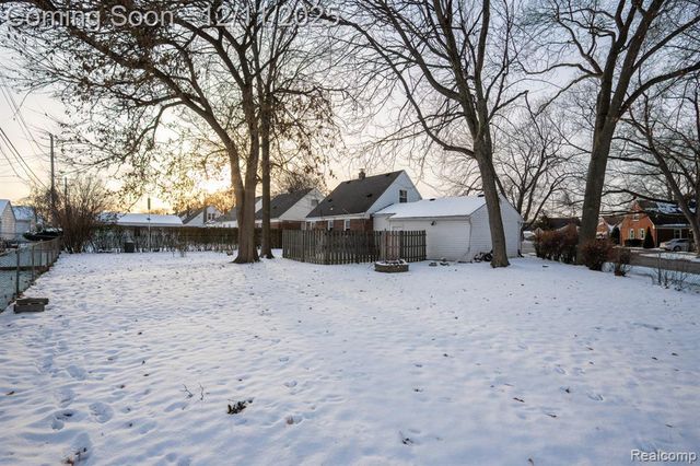 3201 Croissant Street, Dearborn, MI 48124