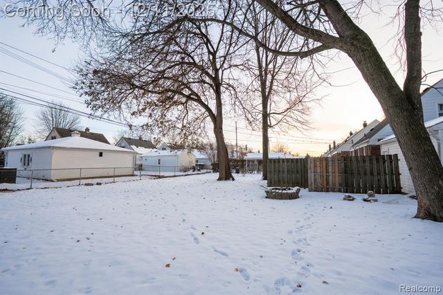 3201 Croissant Street, Dearborn, MI 48124