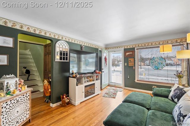 3201 Croissant Street, Dearborn, MI 48124