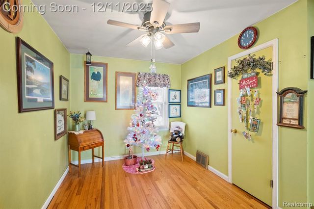 3201 Croissant Street, Dearborn, MI 48124