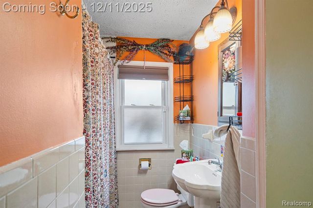 3201 Croissant Street, Dearborn, MI 48124