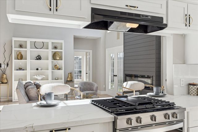 4042 Glen Cove Drive, Houston, TX 77021