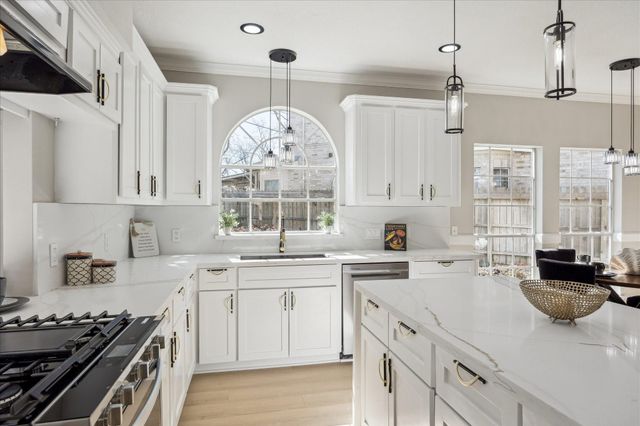 4042 Glen Cove Drive, Houston, TX 77021