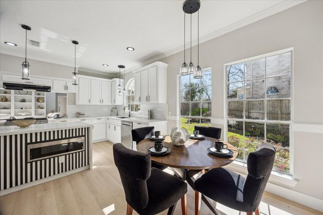 4042 Glen Cove Drive, Houston, TX 77021