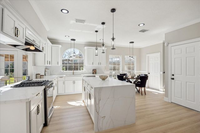 4042 Glen Cove Drive, Houston, TX 77021