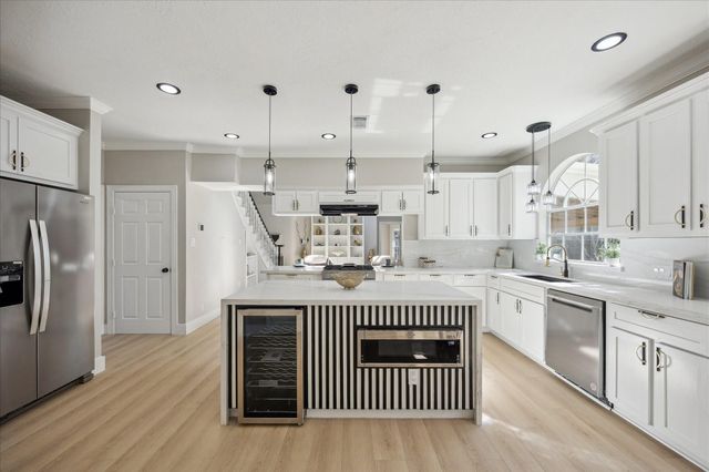 4042 Glen Cove Drive, Houston, TX 77021