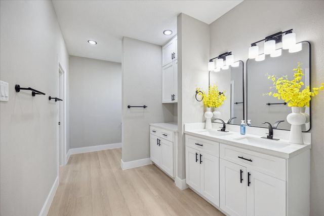 4042 Glen Cove Drive, Houston, TX 77021