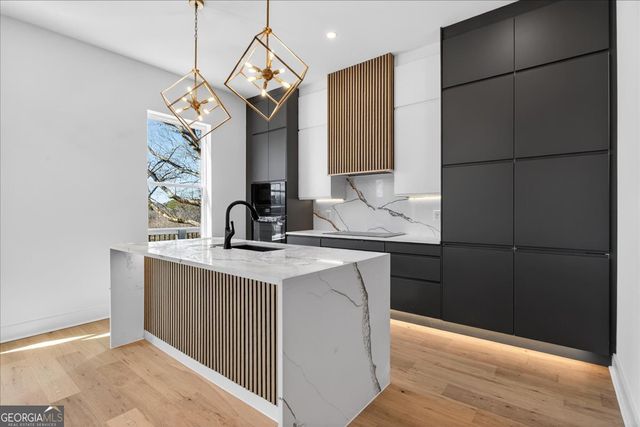 160 Railroad Street, Canton, GA 30114