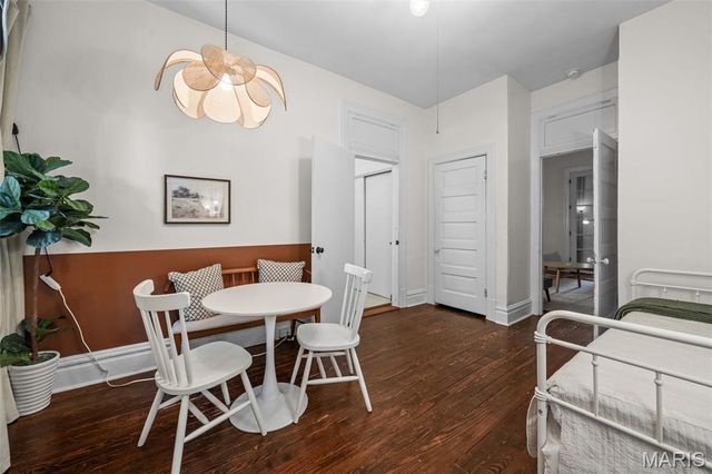 4036 Flad Avenue, St Louis, MO 63110