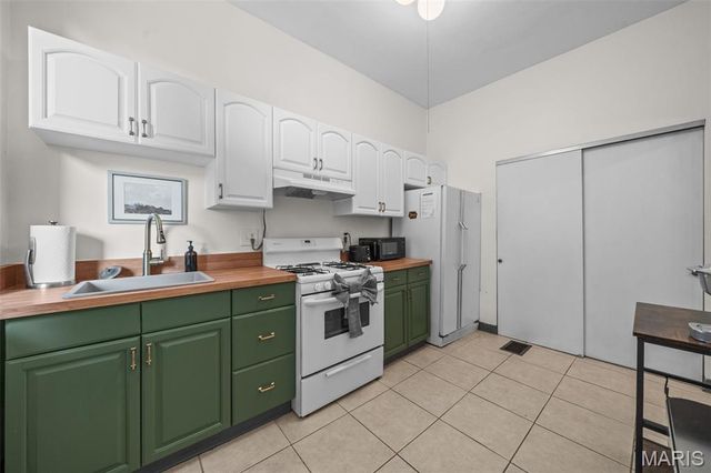 4036 Flad Avenue, St Louis, MO 63110