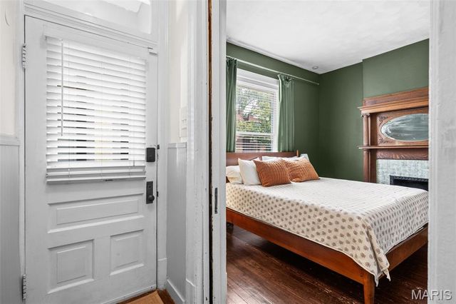4036 Flad Avenue, St Louis, MO 63110
