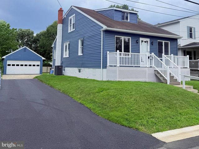 1631 MCCAY AVE, Upper Chichester, PA 19061
