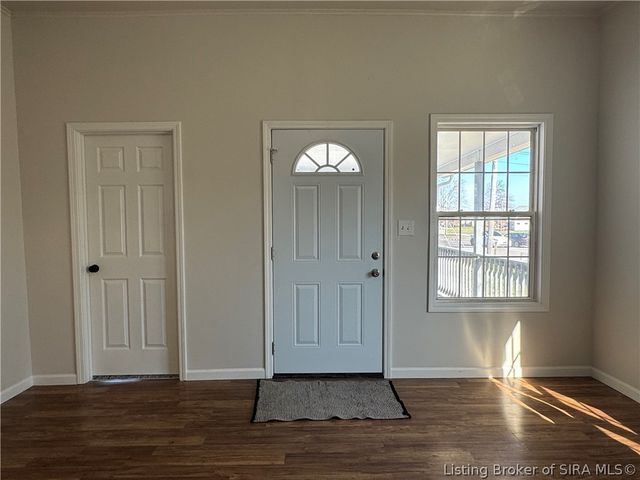 108 W Main St, Henryville, IN 47126