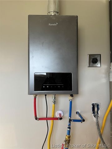 108 W Main St, Henryville, IN 47126