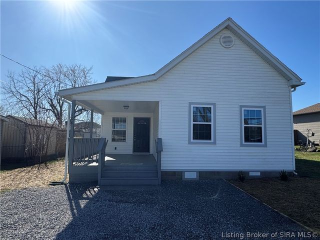 108 W Main St, Henryville, IN 47126