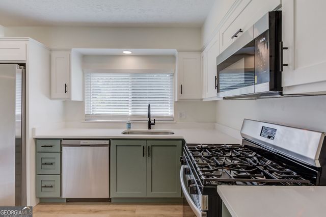 3622 Cainbridge Court, Lawrenceville, GA 30044