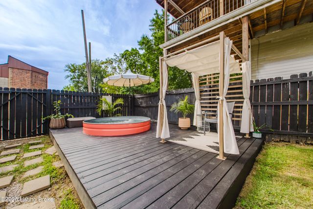 1348 S Floyd St, Louisville, KY 40208