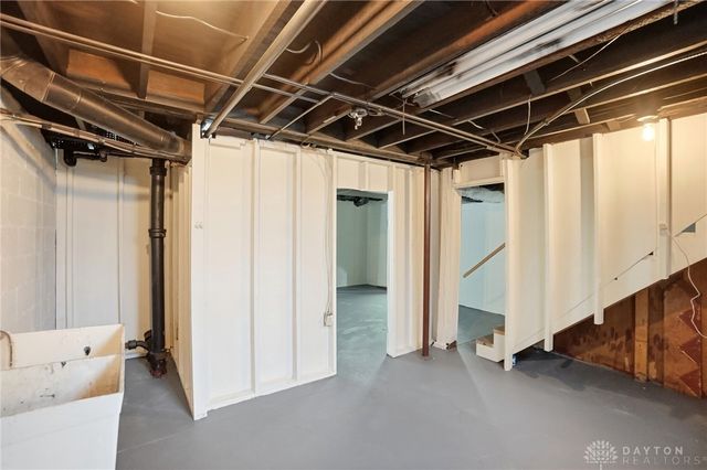 124 Englewood Road, Springfield, OH 45504