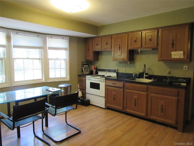 37 Sunset Drive, Shirley, NY 11967