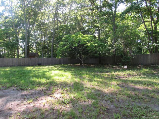 37 Sunset Drive, Shirley, NY 11967