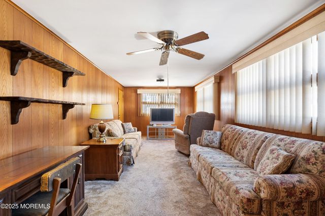 46 Mount Vernon Drive, Toms River, NJ 08755