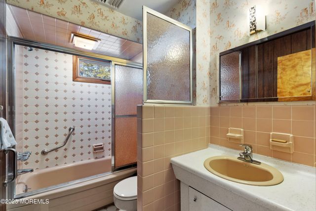 46 Mount Vernon Drive, Toms River, NJ 08755