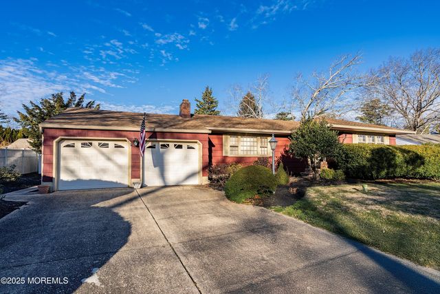 46 Mount Vernon Drive, Toms River, NJ 08755