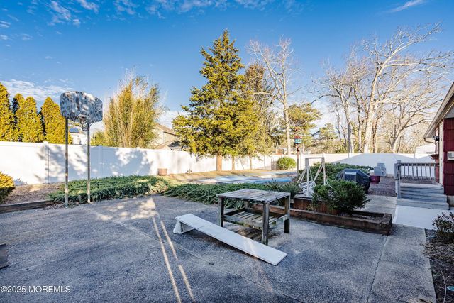 46 Mount Vernon Drive, Toms River, NJ 08755