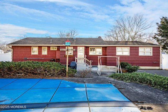 46 Mount Vernon Drive, Toms River, NJ 08755