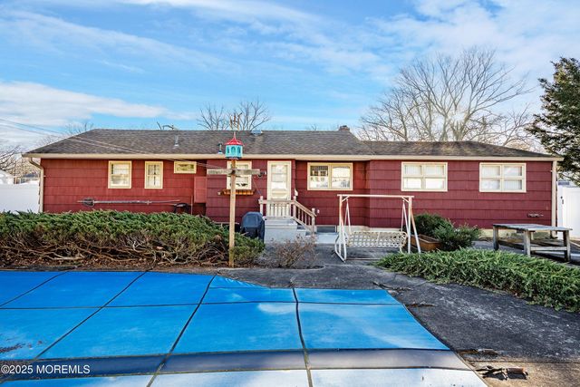 46 Mount Vernon Drive, Toms River, NJ 08755