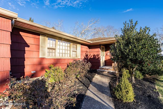 46 Mount Vernon Drive, Toms River, NJ 08755