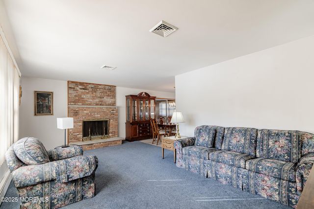 46 Mount Vernon Drive, Toms River, NJ 08755