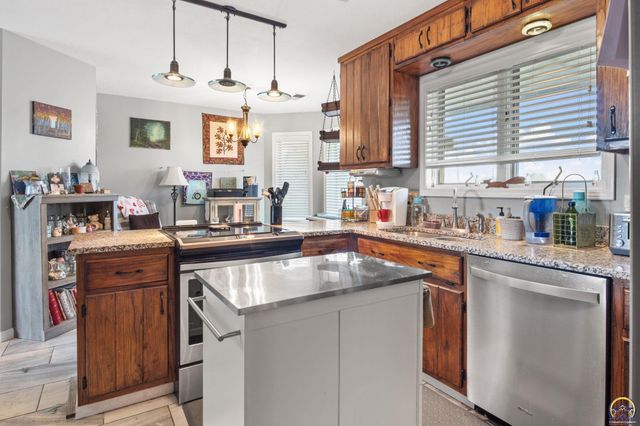 1545 E Street, Osage City, KS 66523