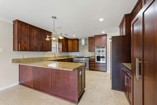 3332 Gatwick Place, Farmers Branch, TX 75234