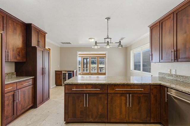 3332 Gatwick Place, Farmers Branch, TX 75234