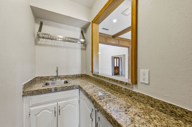 3332 Gatwick Place, Farmers Branch, TX 75234