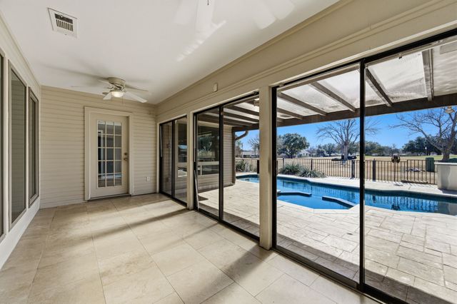 3332 Gatwick Place, Farmers Branch, TX 75234