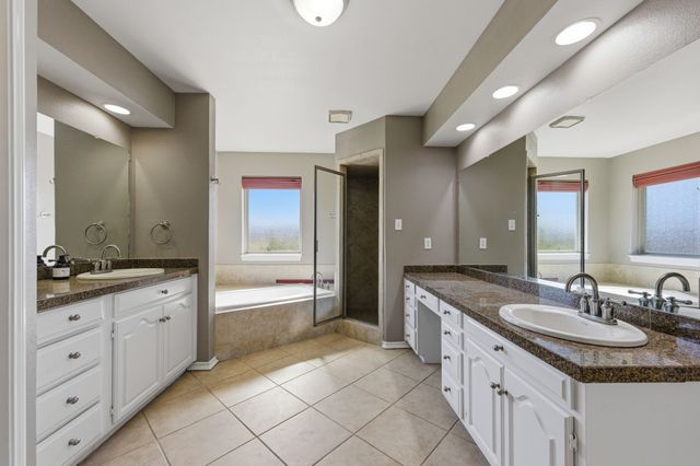 3332 Gatwick Place, Farmers Branch, TX 75234