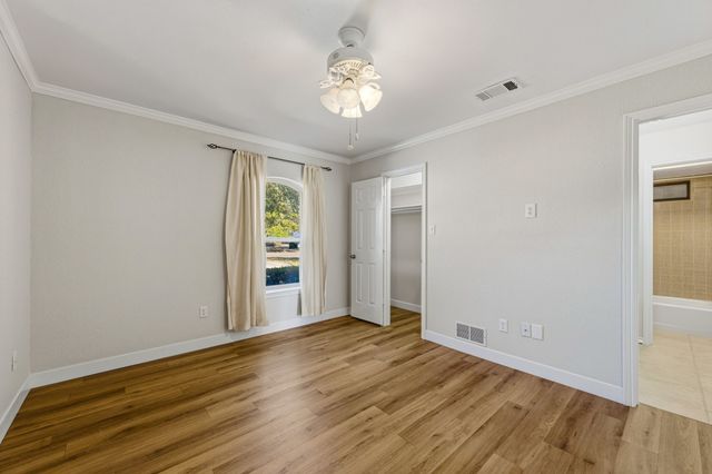 3332 Gatwick Place, Farmers Branch, TX 75234