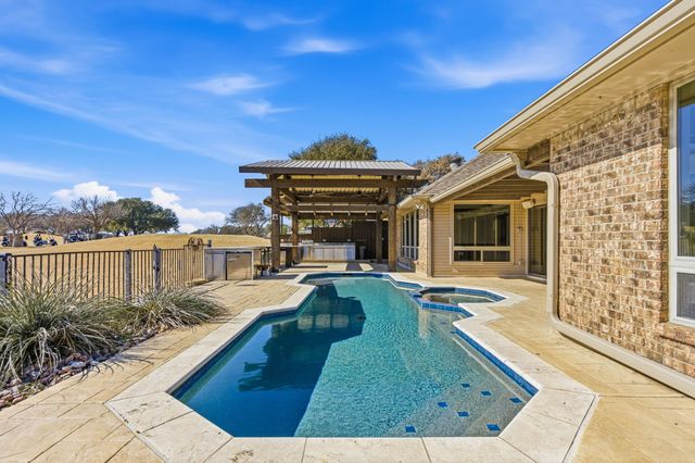 3332 Gatwick Place, Farmers Branch, TX 75234