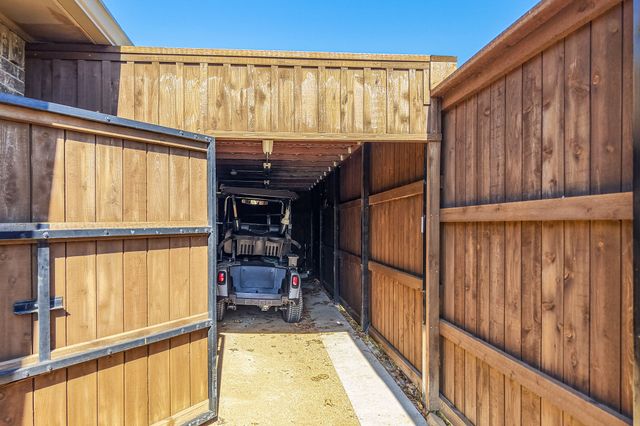 3332 Gatwick Place, Farmers Branch, TX 75234