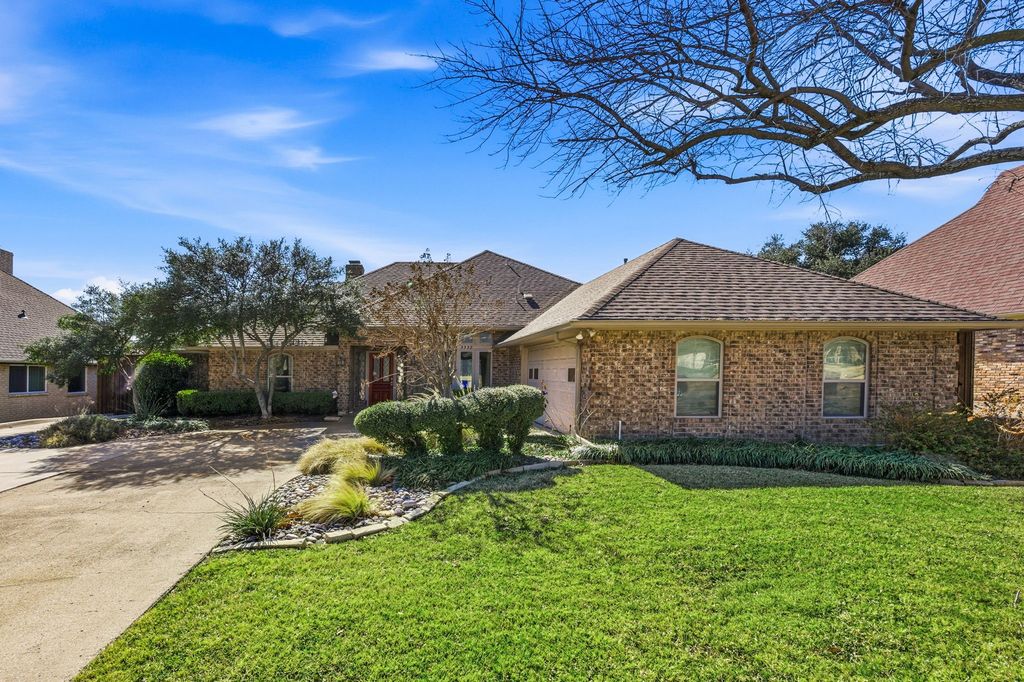 3332 Gatwick Place, Farmers Branch, TX 75234