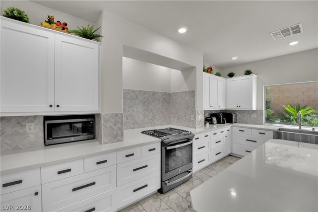 8373 Bartholomew Park Court, Las Vegas, NV 89139